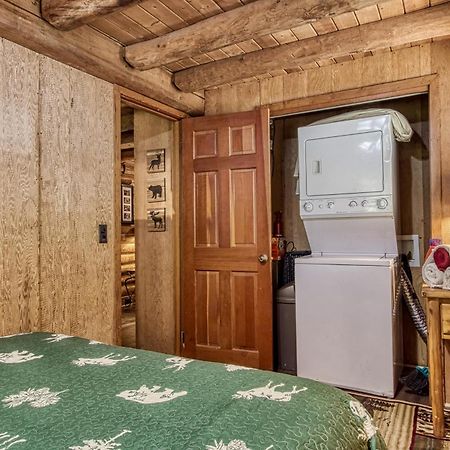 Very Private, Real Log Cabin With Hot Tub! 세비어빌 외부 사진