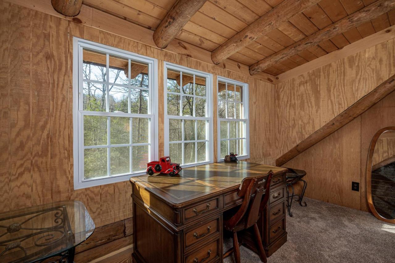 Very Private, Real Log Cabin With Hot Tub! 세비어빌 외부 사진