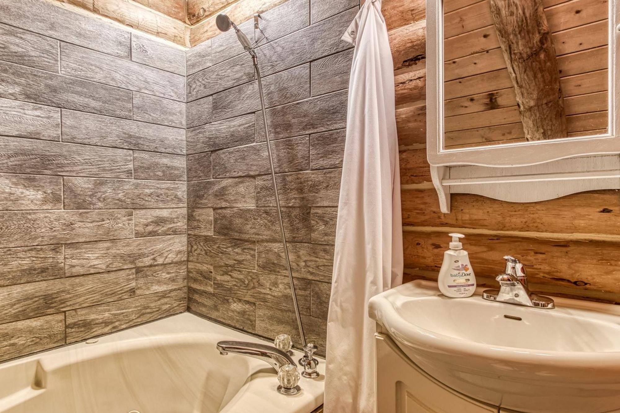 Very Private, Real Log Cabin With Hot Tub! 세비어빌 외부 사진
